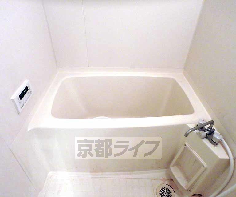 キッチン　３口ガスコンロのシステムキッチンです。