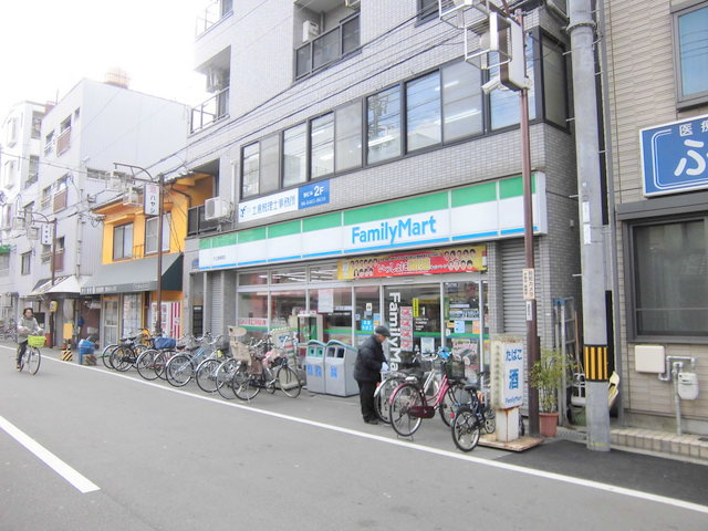 コンビニ　ファミリーマート 梅香三丁目店（コンビニ）まで576m