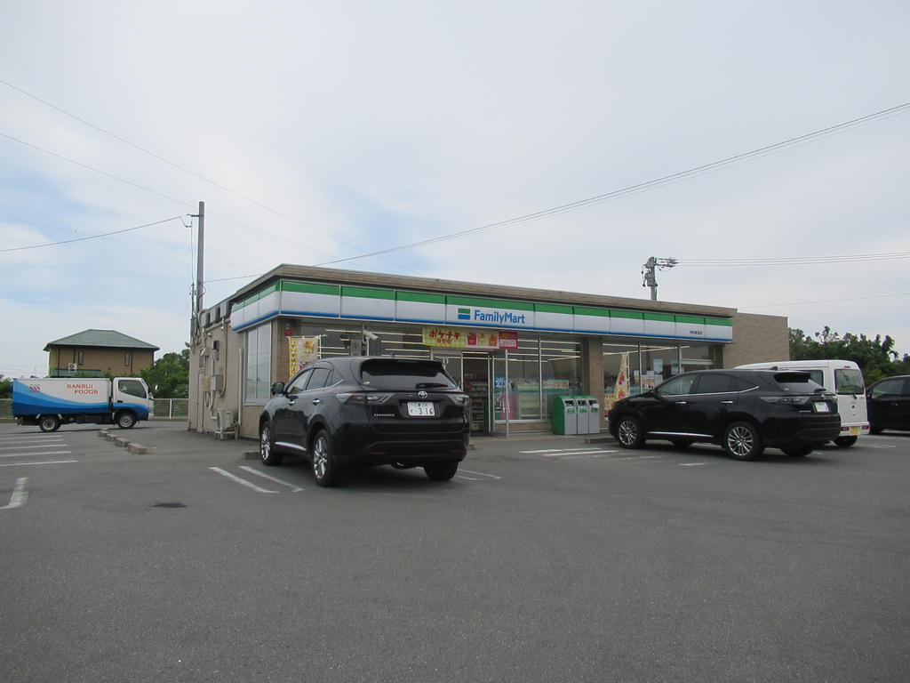 コンビニ　ファミリーマート明和斎宮店（コンビニ）まで2140m