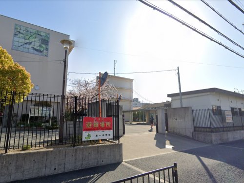 中学校　摂津市立第一中学校（中学校）まで418m