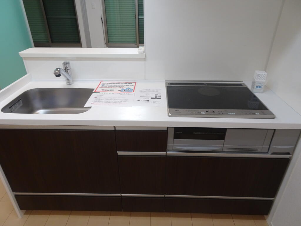 伊豆急行 川奈駅 徒歩7分 2階建 築13年のキッチン写真
