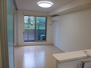 伊豆急行 川奈駅 徒歩7分 2階建 築13年の居間写真