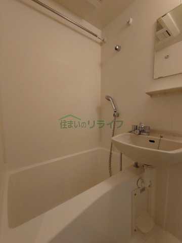 バス・シャワールーム　※参考写真です。同じ間取りの別部屋になります。