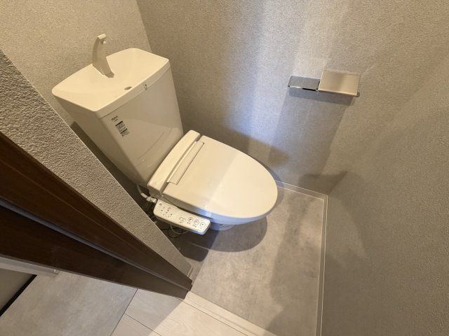 トイレ　※同社施工写真です