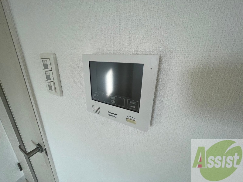 セキュリティ　ＴＶモニター付インターホンです。来客者の顔が見えるので安心！