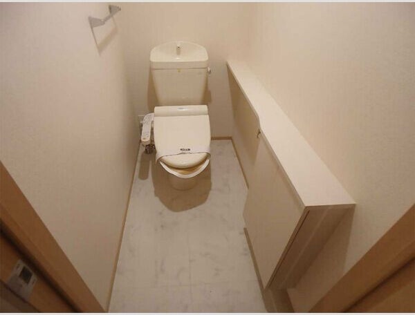 阪神本線 甲子園駅 徒歩7分 3階建 築12年のトイレ写真