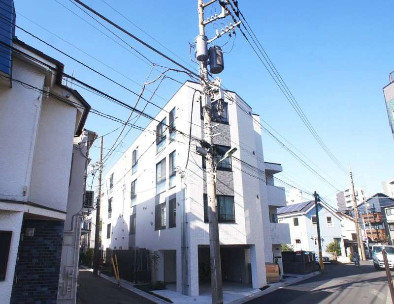 建物外観　２０２３年８月新築・ＲＣ造４階建マンション