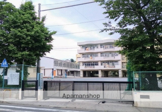 小学校　横浜市立駒林小学校（小学校）まで732m