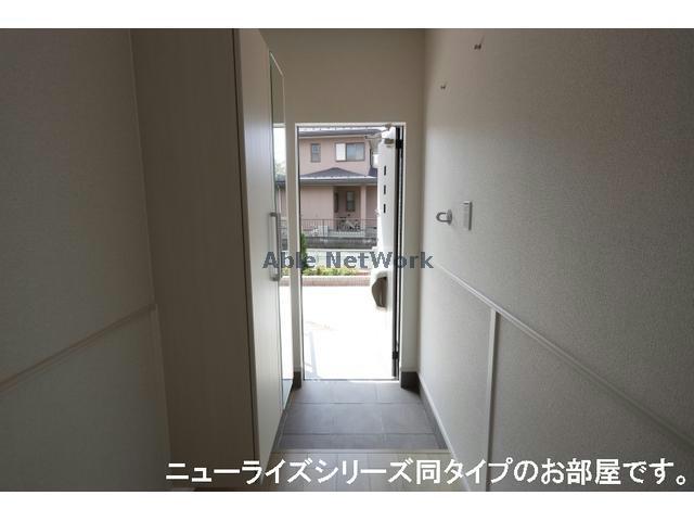 玄関　同タイプ部屋参照