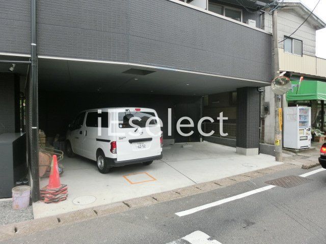 駐車場　敷地内駐車場