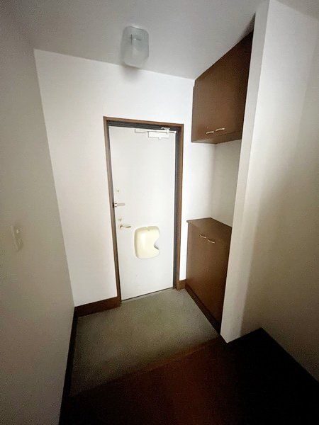 玄関　同物件別部屋写真