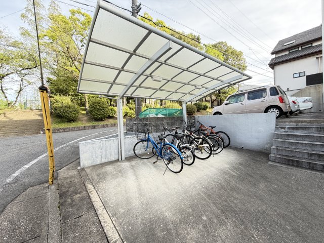 パークウエスト上社の外観写真
