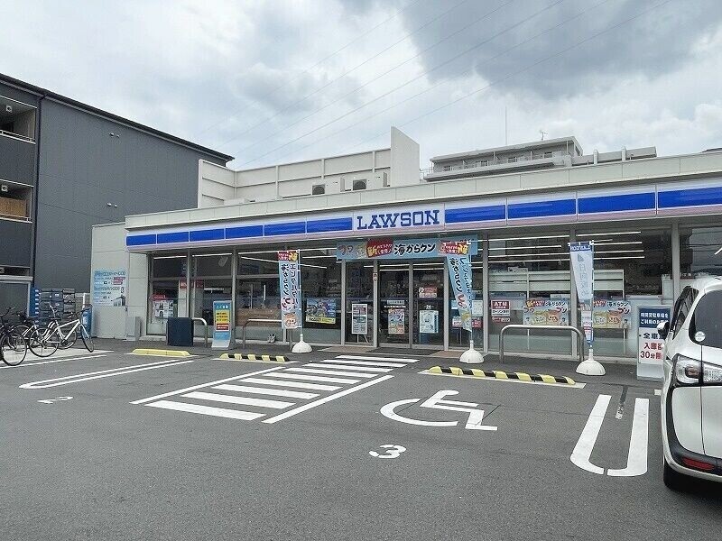 コンビニ　ローソン東大阪小若江三丁目店（コンビニ）まで305m