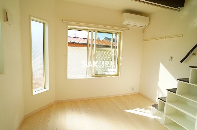 居室・リビング　開放感のあるゆったりとしたお部屋です♪