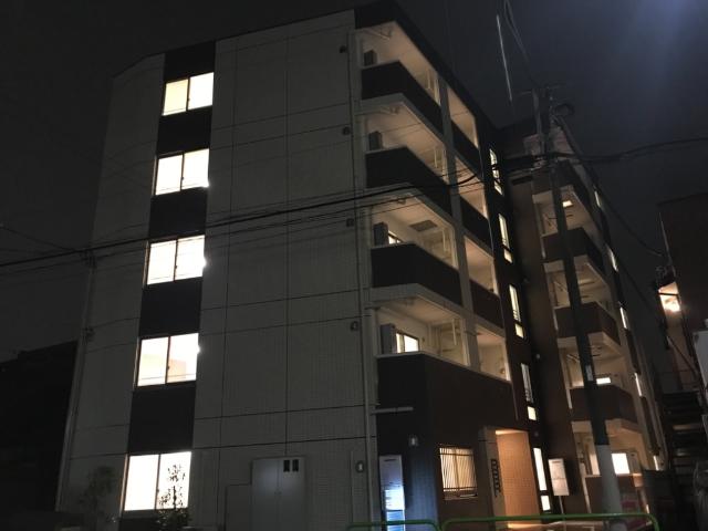 建物外観　外観写真（夜）