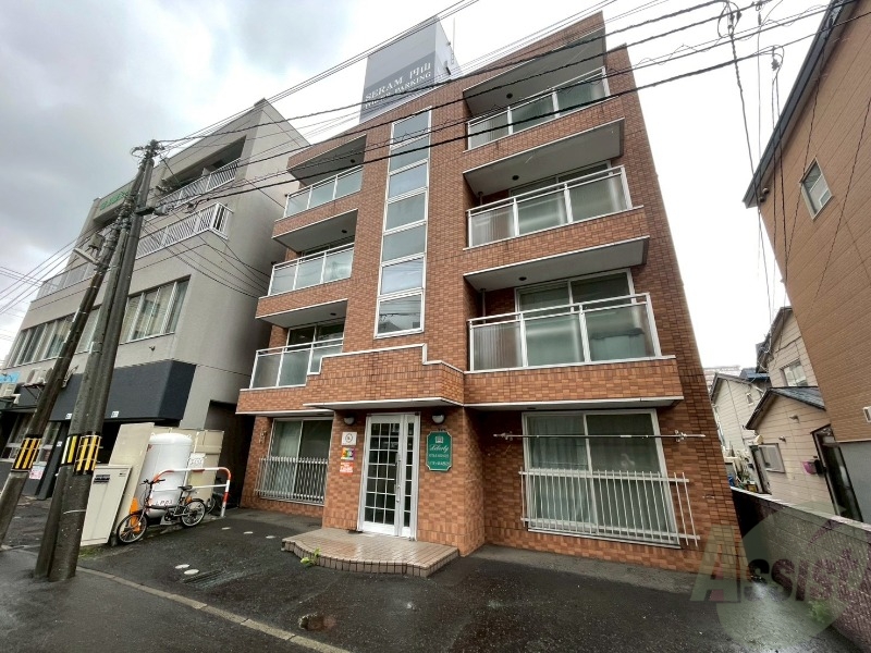 建物外観　札幌市中央区北四条西「リバティ北４西２６」