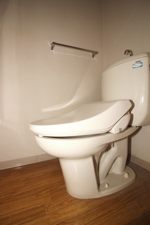 トイレ　トイレ温水洗浄便座