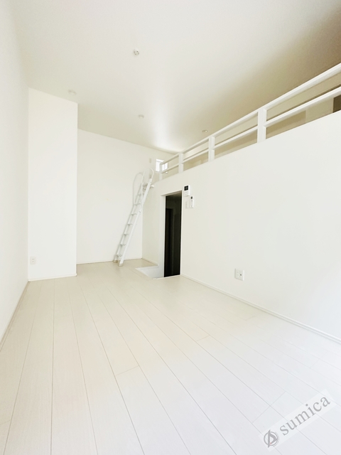 居室・リビング　白を基調としたオシャレ部屋♪♪