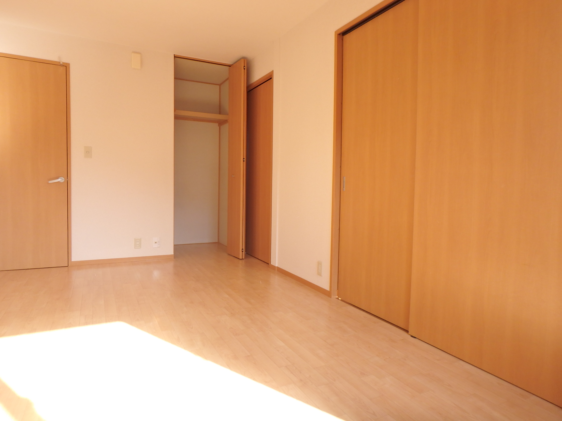 その他　同建物別号室