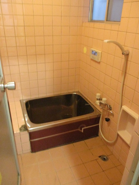 岸和田市松風町一戸建の風呂写真