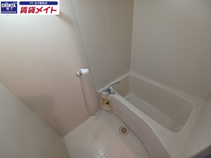 バス・シャワールーム　同物件別部屋写真