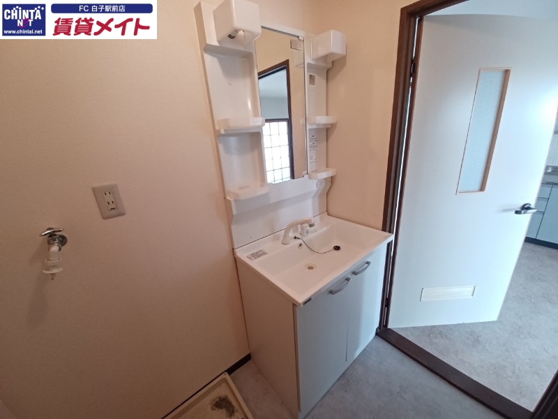 洗面設備　同物件別部屋写真