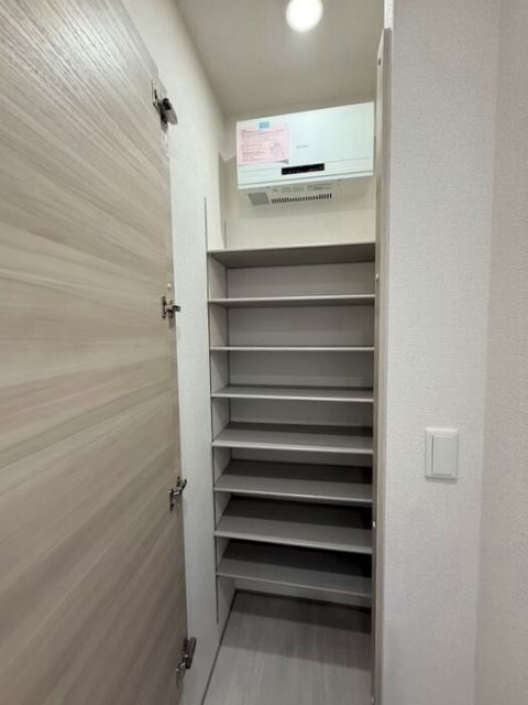 ルミエ西川口の玄関写真