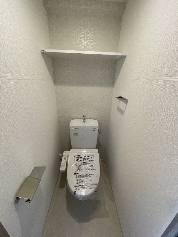 地下鉄御堂筋線 東三国駅 徒歩9分 10階建 築3年のトイレ写真