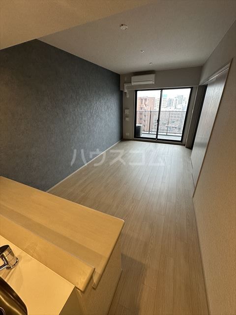 スプランディッド新大阪VIIの居間写真