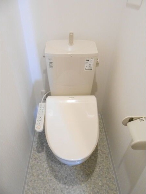 地下鉄南北線 北３４条駅 徒歩4分 4階建 築6年のトイレ写真