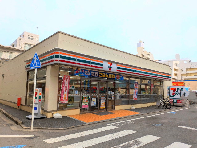 コンビニ　セブンイレブン平塚宮の前店（コンビニ）まで214m