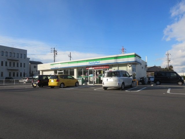 コンビニ　ファミリーマート鈴鹿ホンダ前店（コンビニ）まで340m