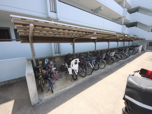 グランドパレス学園前A棟の外観写真