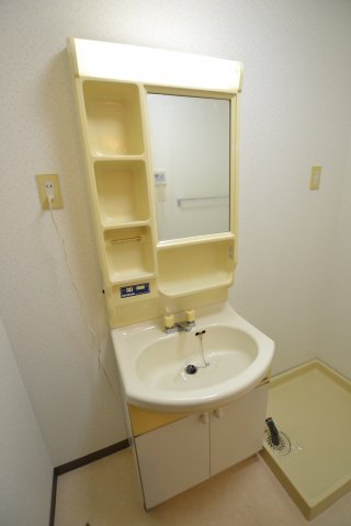 洗面設備　同物件、別号室の写真です。