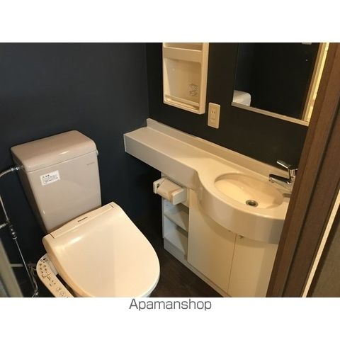東京メトロ丸ノ内線 新高円寺駅 徒歩1分 11階建 築26年のトイレ写真