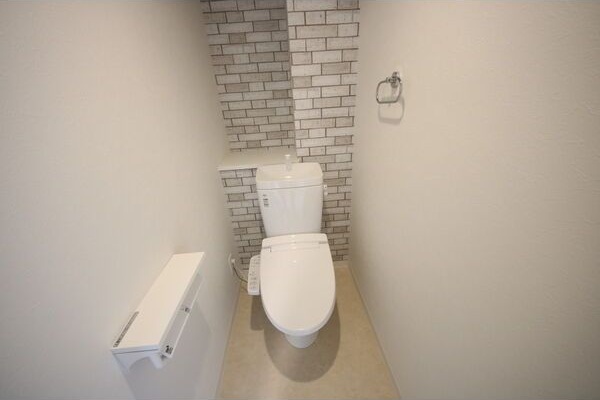 地下鉄名城線 東別院駅 徒歩10分 13階建 築7年のトイレ写真