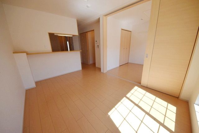 サンパティークIIの居間写真