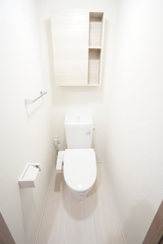 ＪＲ内房線 浜野駅 徒歩18分 3階建 築2年のトイレ写真