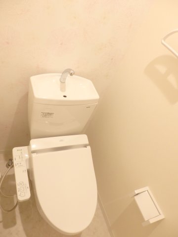 poblenouのトイレ写真
