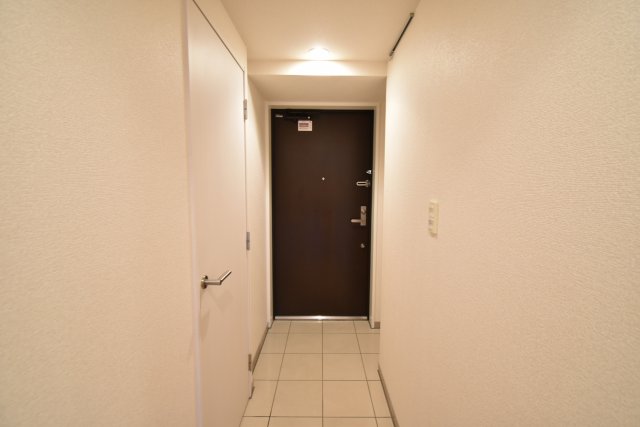 玄関　※別部屋参考写真