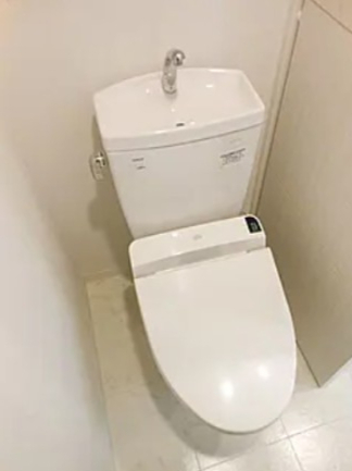 東武東上線 大山駅 徒歩10分 12階建 築17年のトイレ写真