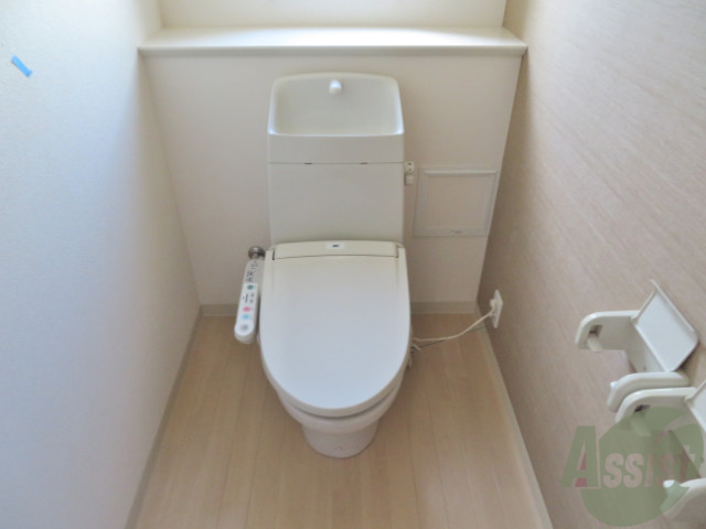 トイレ　トイレは、嬉しいウォシュレット機能付きです。