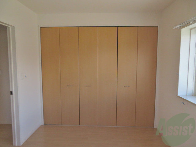 収納　こちらのお部屋には、大きいクローゼットがあります。