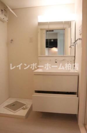 洗面設備　独立洗面台です
