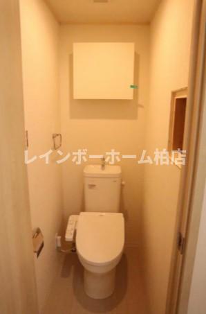 トイレ　温水洗浄便座です