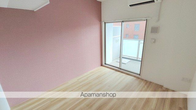 地下鉄千日前線 阿波座駅 徒歩9分 15階建 築3年の居間写真