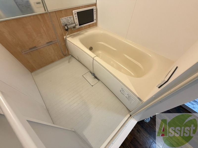 バス・シャワールーム　お風呂になります。一日の疲れを癒してくださいね。