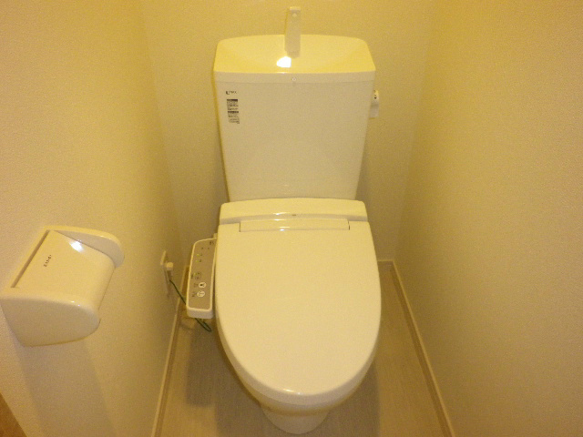 ＪＲ総武線快速 新小岩駅 徒歩24分 2階建 築14年のトイレ写真