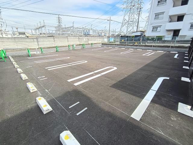 駐車場　駐車場