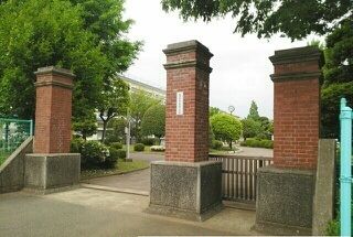 小学校　三里塚小学校（小学校）まで400m